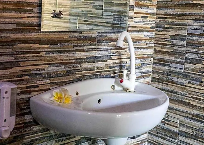 Incredible Deluxe Near Kutampi *